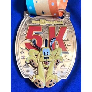 2024 Walt Disney World Marathon Medal Pin w/ Ribbon Pluto 5k Finisher Rundisney